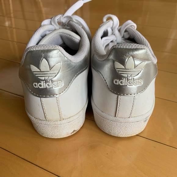 Women’s Adidas Shoes, Size 7. White with silver stripes. - Picture 3 of 5